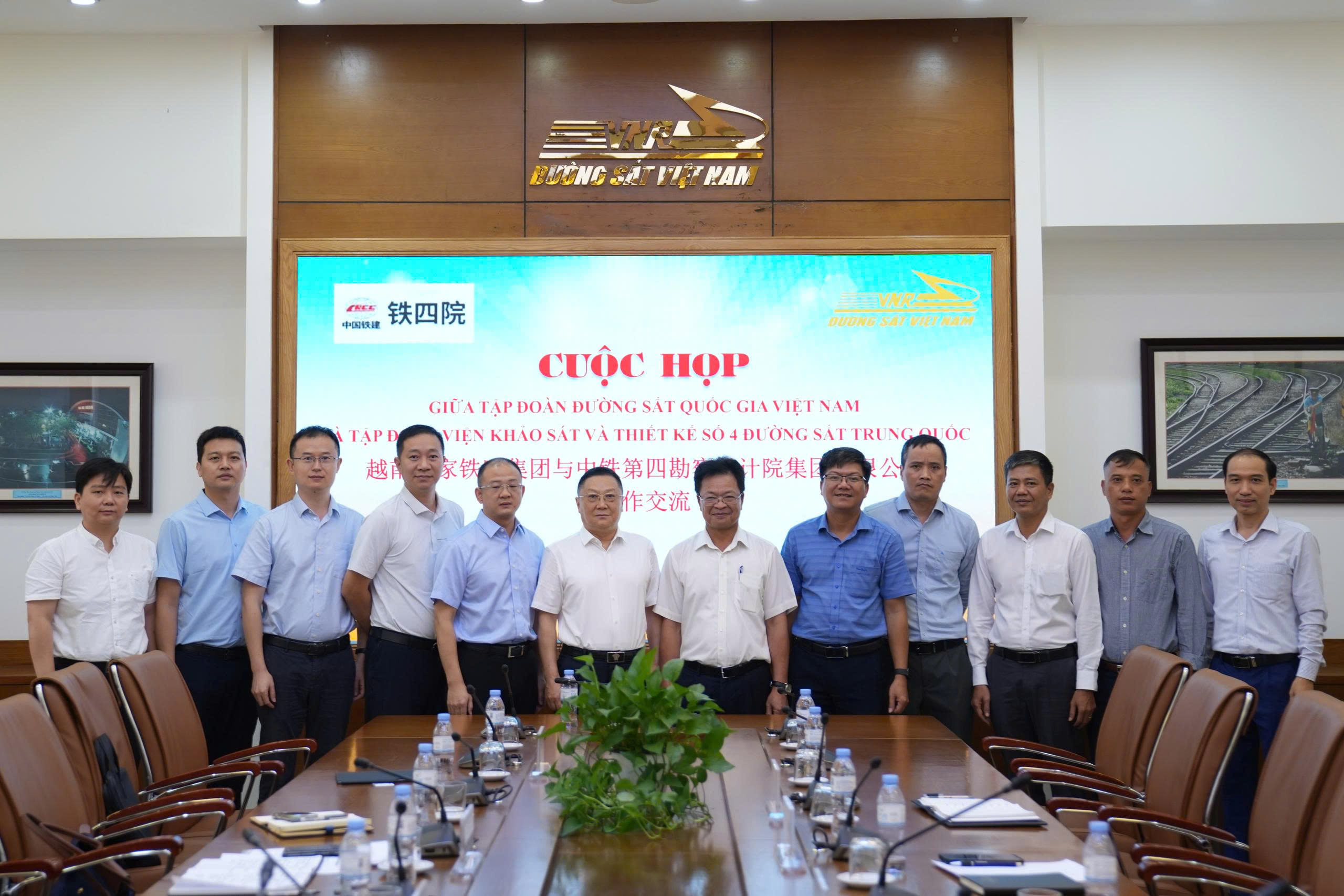 VNR làm việc với Viện 4 về hợp tác thành lập Công ty Liên doanh về Tư vấn khảo sát thiết kế